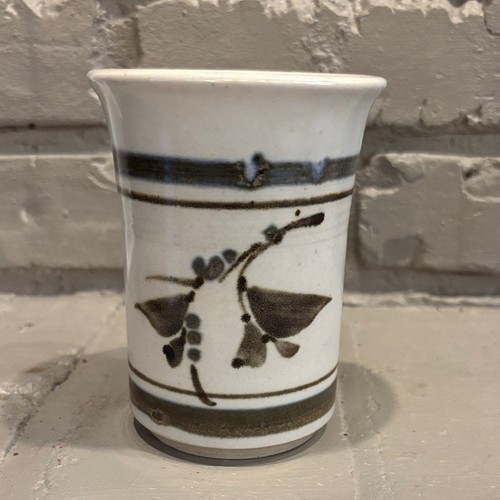 Studio pottery signed - studio,