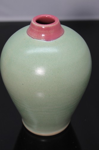 Studio ovoid pottery - ,